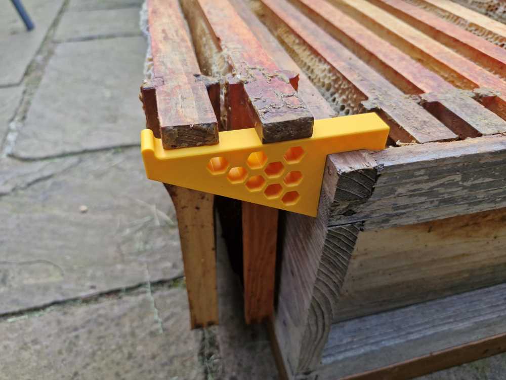 Bee Frame Support Holder Beekeeping (Holds 2 Frames) comes as a pair