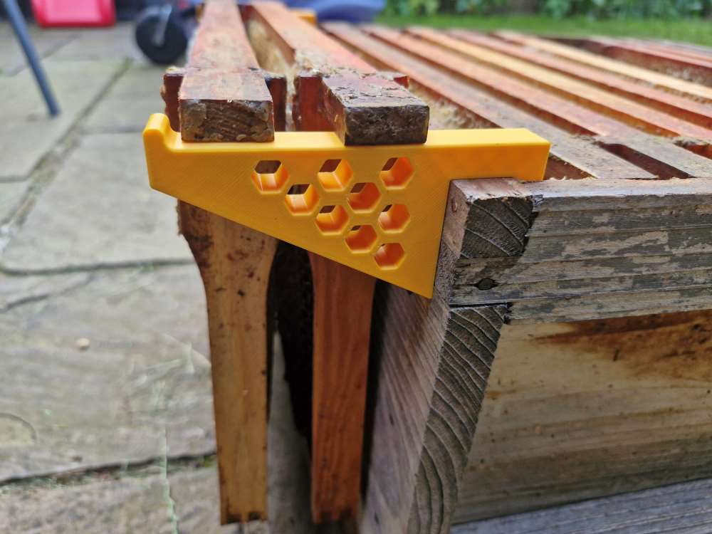 Bee Frame Support Holder Beekeeping (Holds 2 Frames) comes as a pair