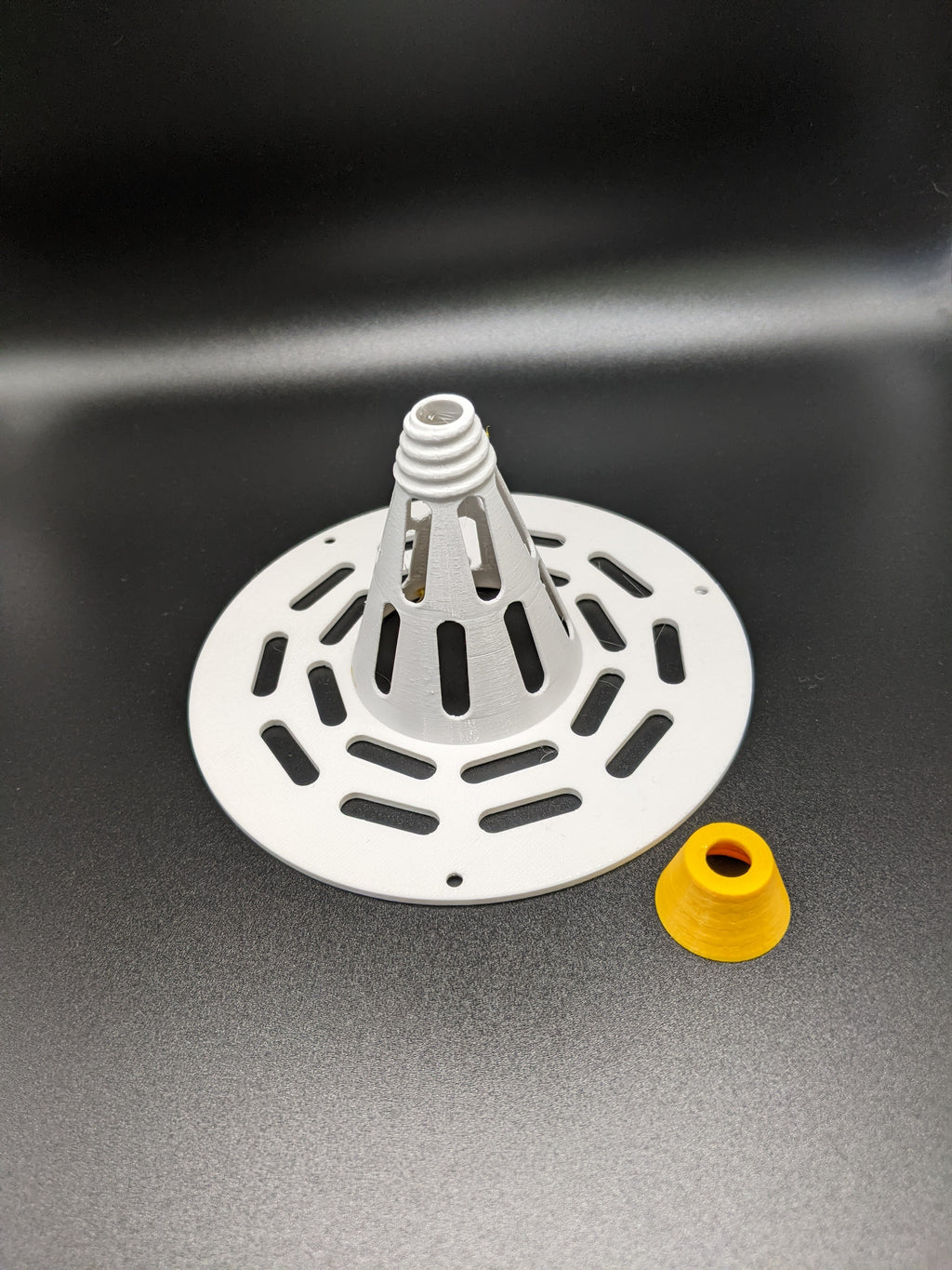 Round Asian Hornet trap (workers and Queen trap), works with Hole Saw Drill bit
