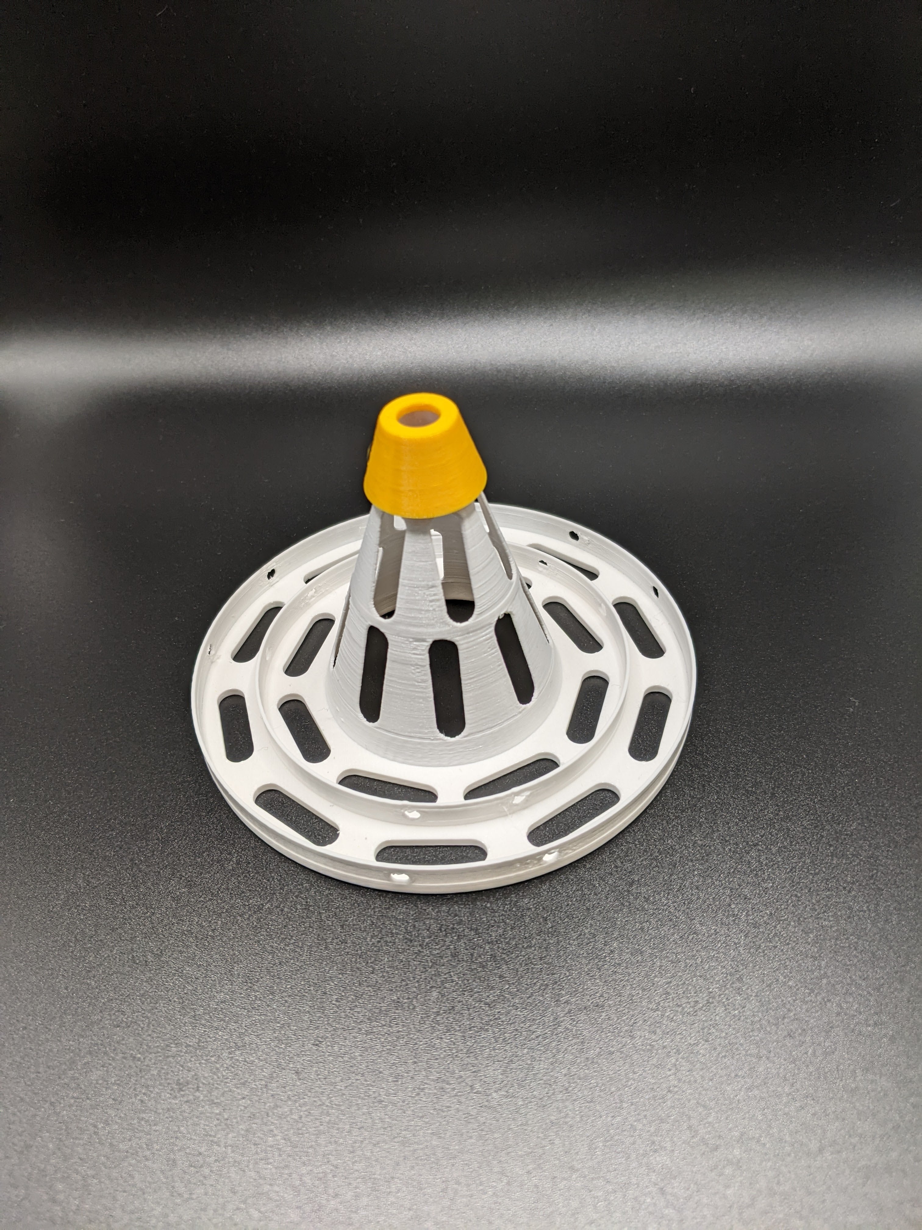 Round Asian Hornet trap (workers and Queen trap), works with Any plastic Bottle