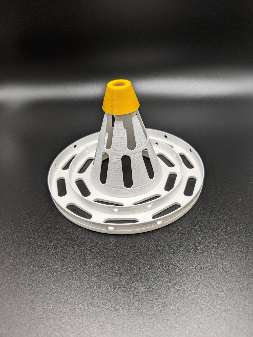 Round Asian Hornet trap (workers and Queen trap), works with Any plastic Bottle