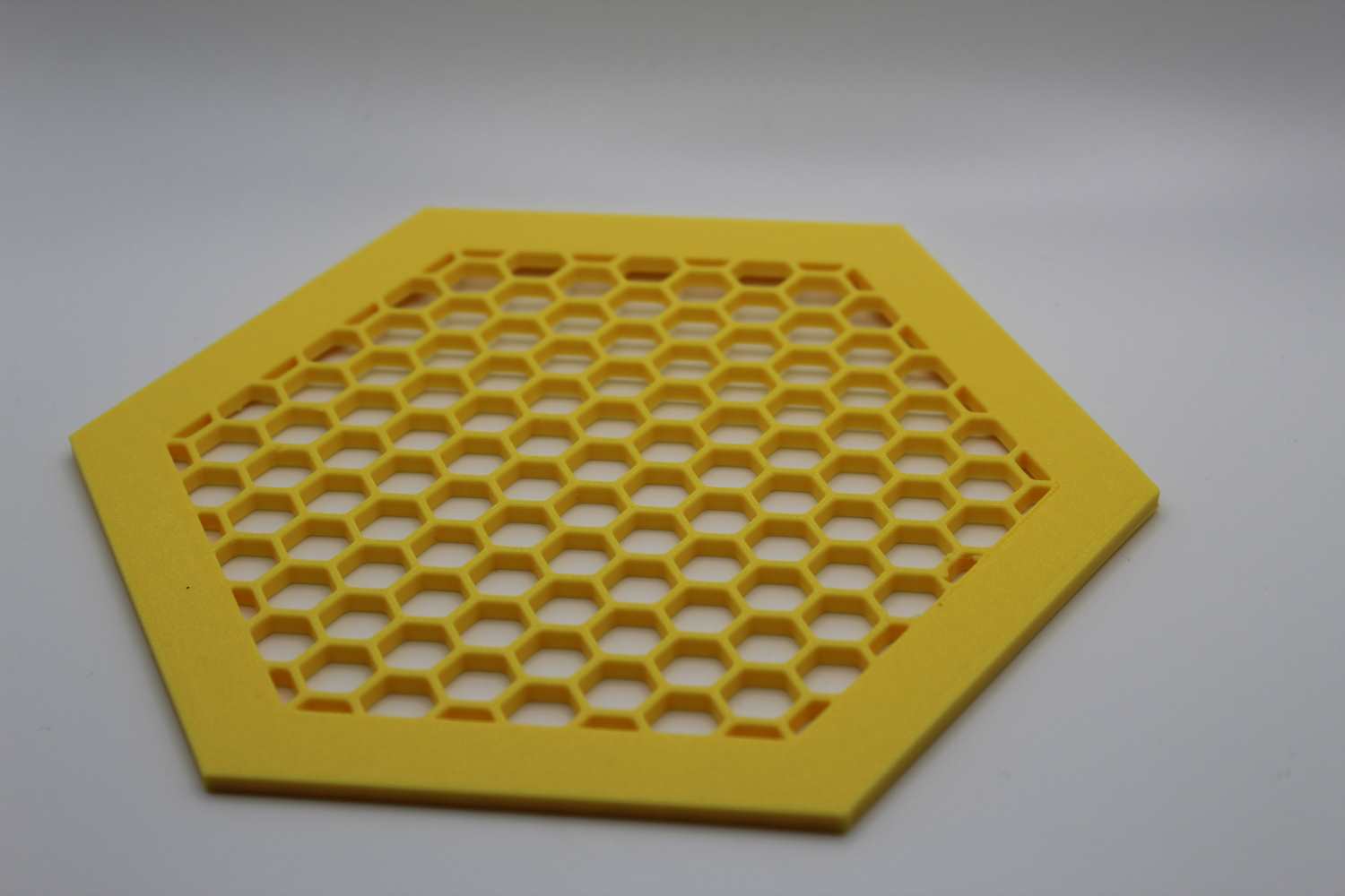 Water float water feeder for Bees and insects Round or Hexagon - Bee Safe